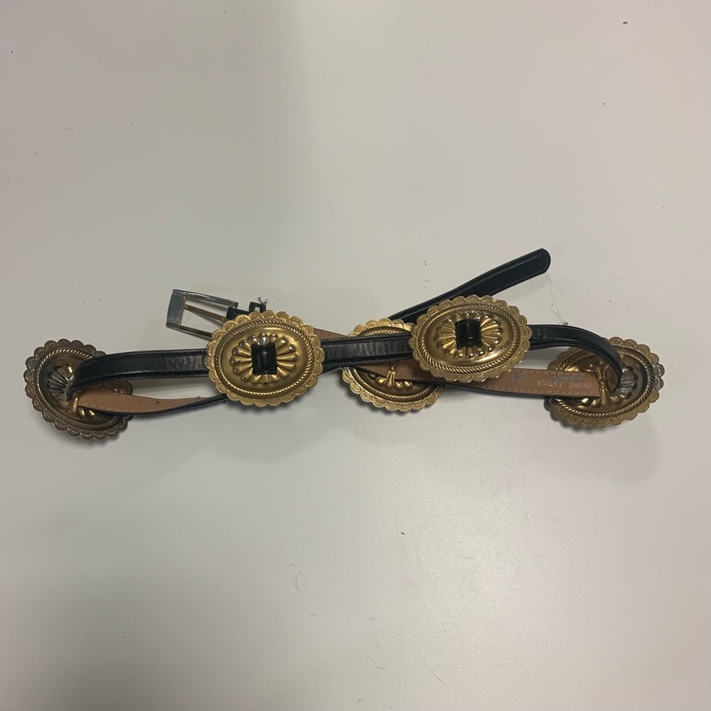 SM GOLD CONCHO BELT
